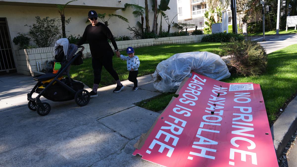 Iran Protests LIVE: Officials Claim 2,000 Deaths, Internet Blackout Sparks Global Outrage