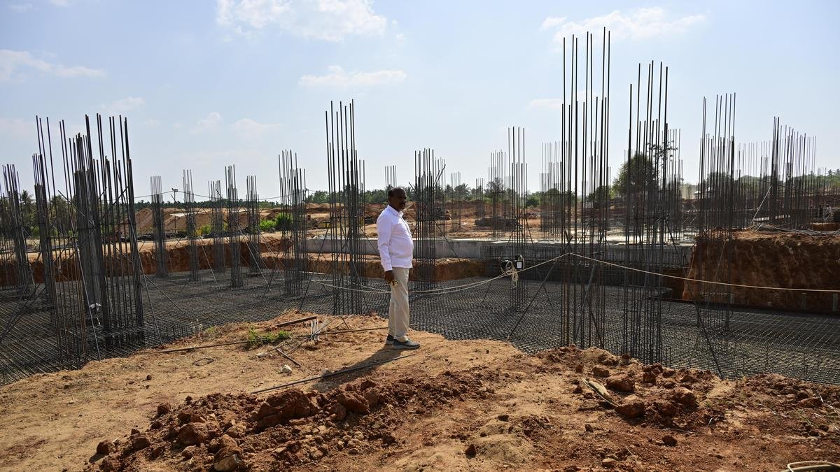 Bengaluru Rural MP Advocates for 650-Bed Hospital at RGUHS Medical College Campus in Ramanagara Bengaluru Rural MP Advocates for 650-Bed Hospital at RGUHS Medical College Campus in Ramanagara